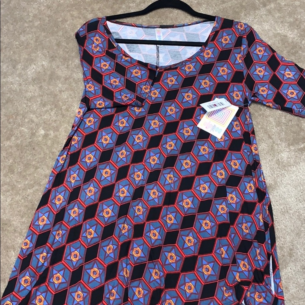 Xs LuLaRoe perfect T